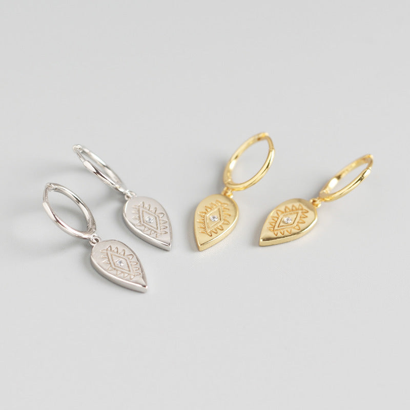 Women's earrings with diamond earrings