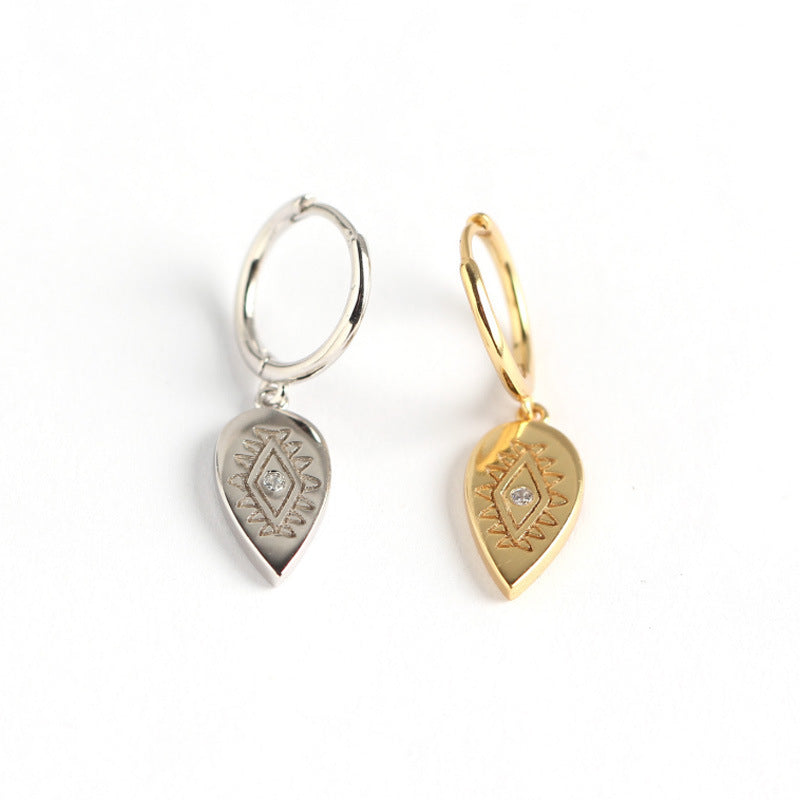 Women's earrings with diamond earrings