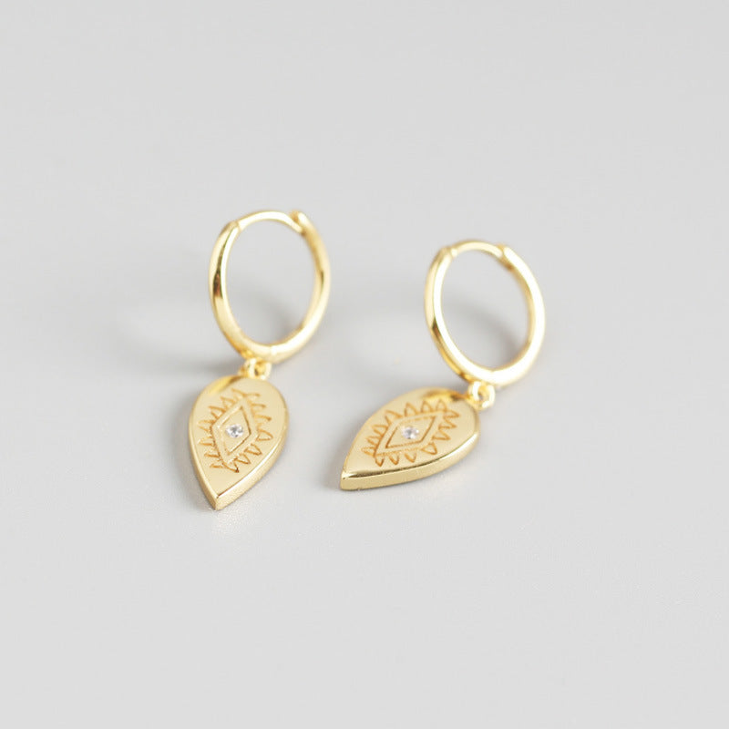 Women's earrings with diamond earrings